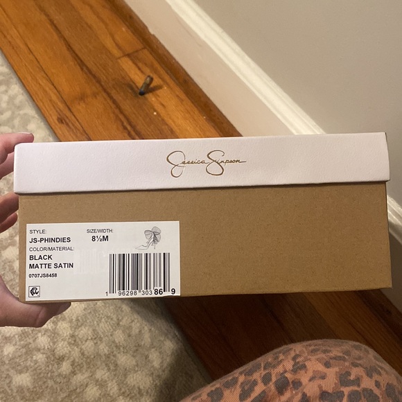 Jessica Simpson Heels with bow with the original box. - Picture 9 of 11